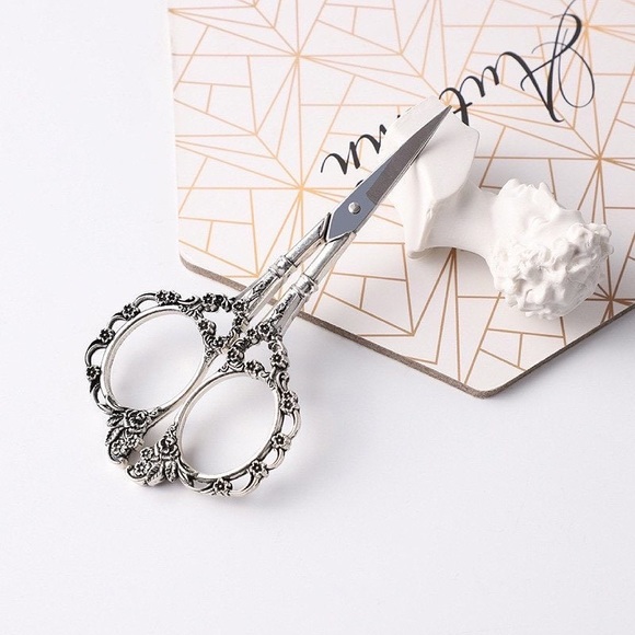 Classic European Scissors, Vintage Floral Pattern, 4 Colors - Picture 11 of 16